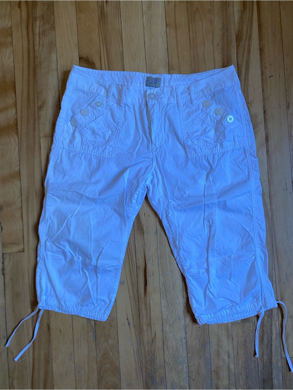 BeBop White Capri Cargo Pants with Button Pocket Detail